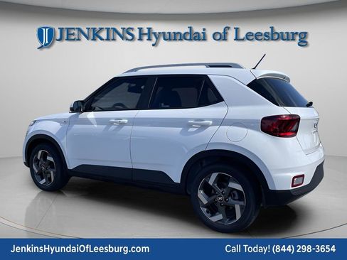 New 2026 Hyundai Venue SEL FWD image 7