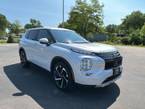 Used 2024 Mitsubishi Outlander SE AWD/4WD image 9