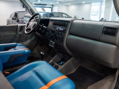 Used 2002 Volkswagen Eurovan GLS image 45