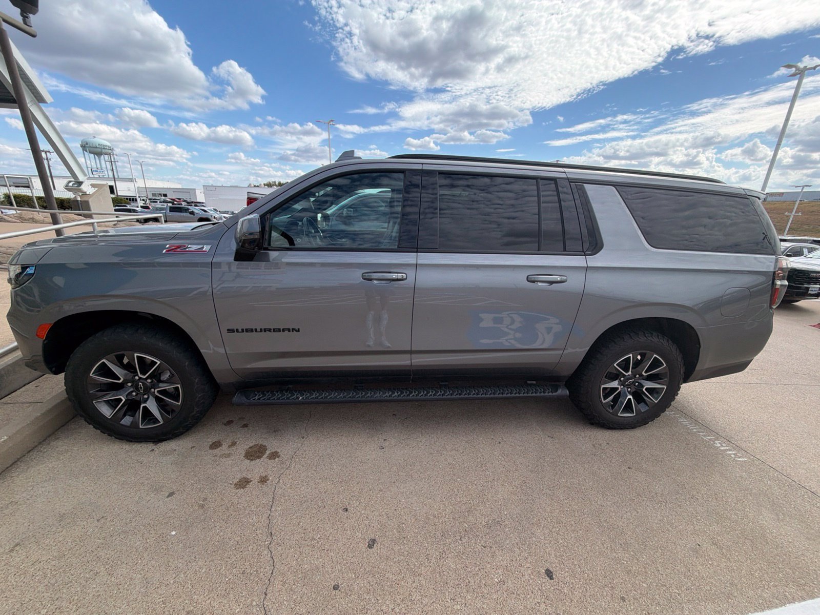 Used 2021 Chevrolet Suburban Z71 w/ Z71 Off-Road Package AWD/4WD image 4