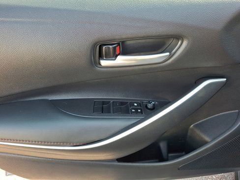 Certified 2025 Toyota Corolla SE w/ SE Premium Package FWD image 12