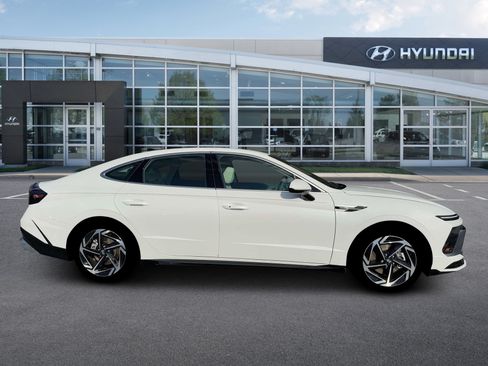 New 2026 Hyundai Sonata SEL FWD image 9