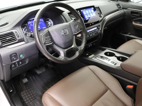 Used 2025 Honda Passport EX-L image 36