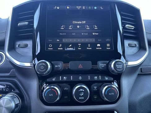 Used 2023 RAM 1500 Laramie AWD/4WD image 19