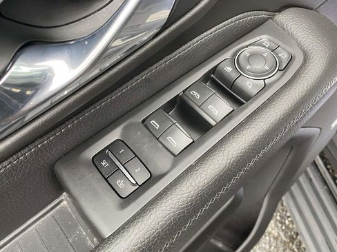 Used 2021 GMC Yukon XL Denali w/ Denali Ultimate Package AWD/4WD image 19