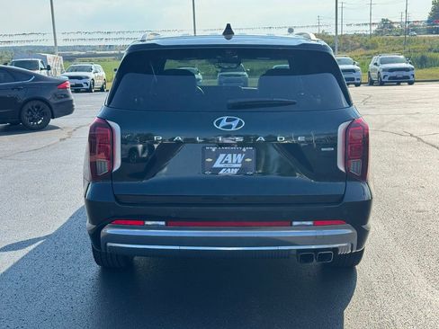 Used 2023 Hyundai Palisade Calligraphy image 6