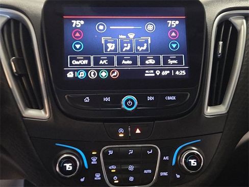 Used 2024 Chevrolet Malibu LT image 18