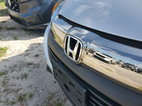 Used 2019 Honda HR-V LX image 12