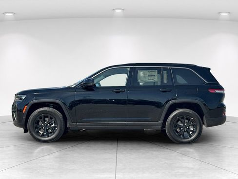 New 2026 Jeep Grand Cherokee Altitude AWD/4WD image 3