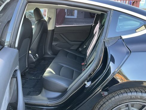 Used 2018 Tesla Model 3 Mid Range image 23