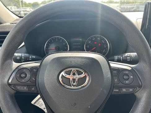Used 2020 Toyota RAV4 XLE w/ Convenience Package FWD image 25