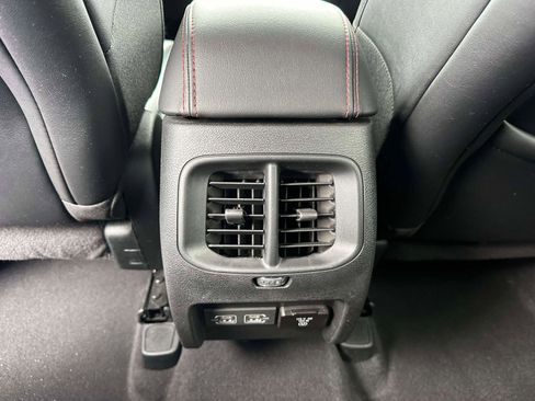 Used 2023 Jeep Cherokee Trailhawk image 11