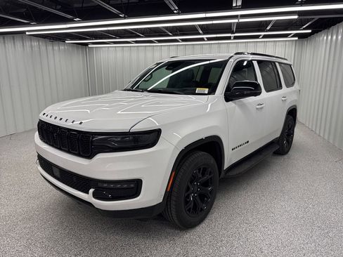 Used 2025 Jeep Wagoneer Series II w/ Convenience Group I image 2