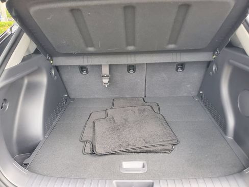 Used 2024 Hyundai Kona Limited FWD image 8