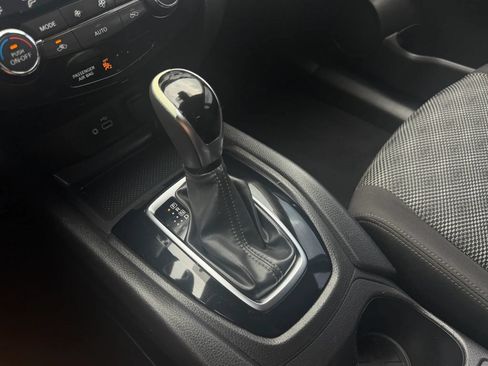 Used 2019 Nissan Rogue Sport SV FWD image 23