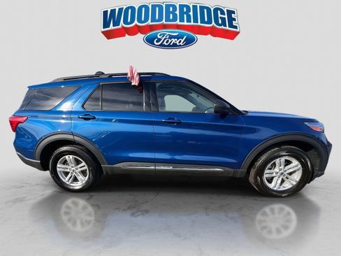 Used 2022 Ford Explorer XLT w/ Equipment Group 202A image 5