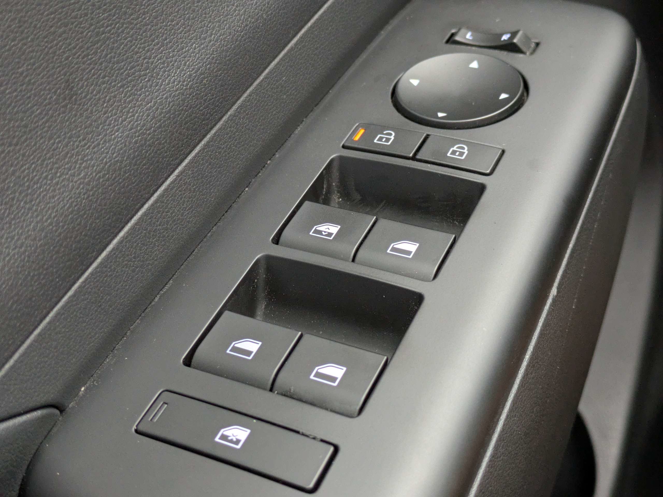 Used 2024 Hyundai Kona SEL FWD image 21