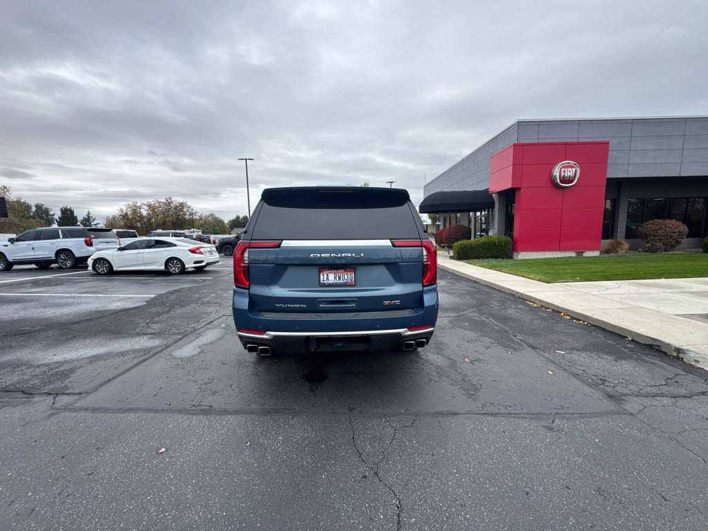 Used 2025 GMC Yukon Denali w/ Denali Reserve Package AWD/4WD image 4