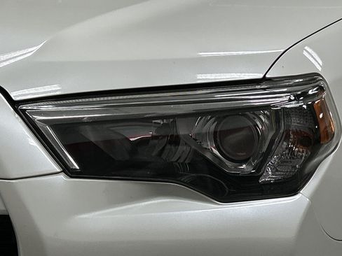 Used 2017 Toyota 4Runner Limited AWD/4WD image 27