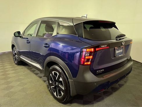 Certified 2025 Nissan Kicks SV w/ Illumination Package image 5