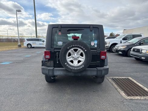 Used 2016 Jeep Wrangler Unlimited Sport image 3