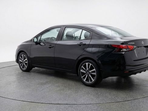 Used 2025 Nissan Versa SV image 6