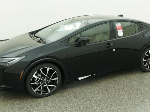 New 2026 Toyota Prius Plug-In Hybrid FWD image 17