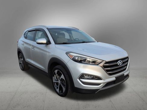 Used 2016 Hyundai Tucson Sport image 8