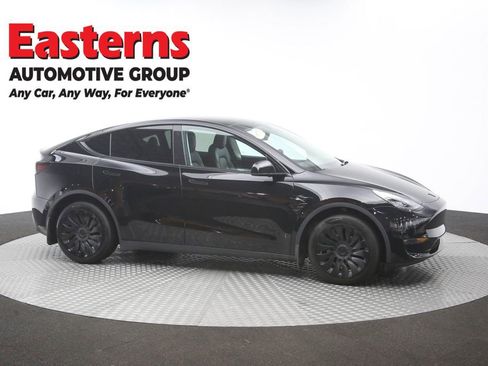 Used 2022 Tesla Model Y Long Range AWD/4WD image 41