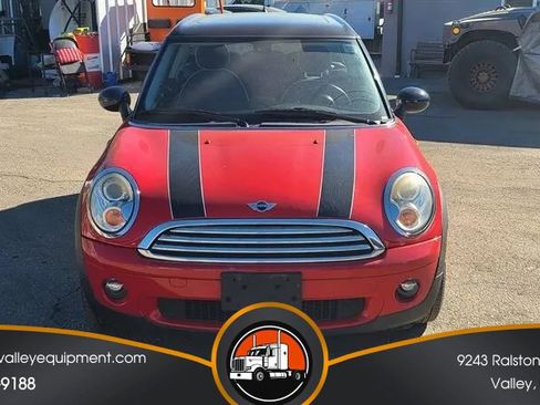 Used 2009 MINI Cooper Clubman Hardtop FWD image 2