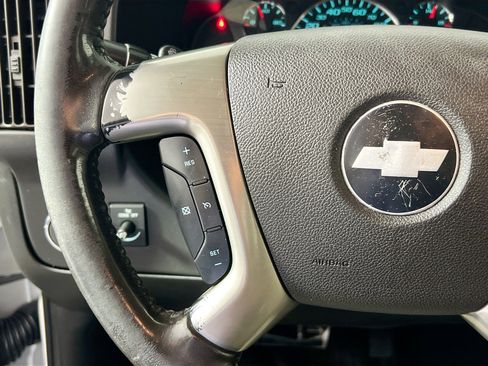 Used 2017 Chevrolet Express 3500 Extended image 11