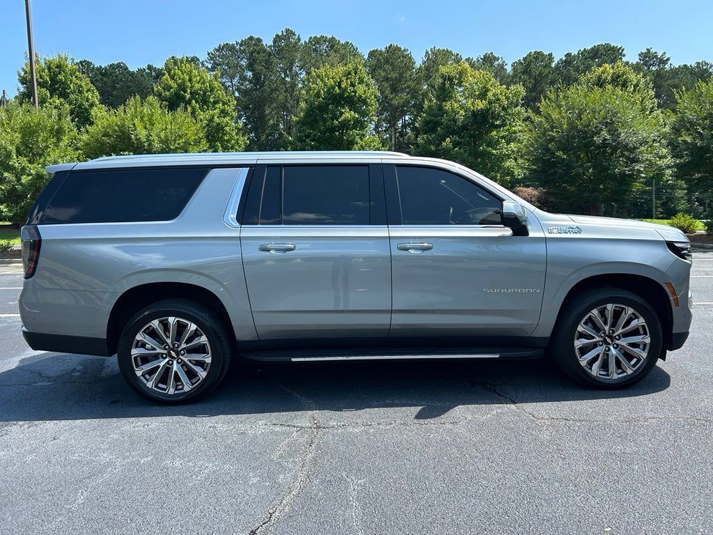 Used 2025 Chevrolet Suburban High Country w/ Sun And Tow Package AWD/4WD image 27