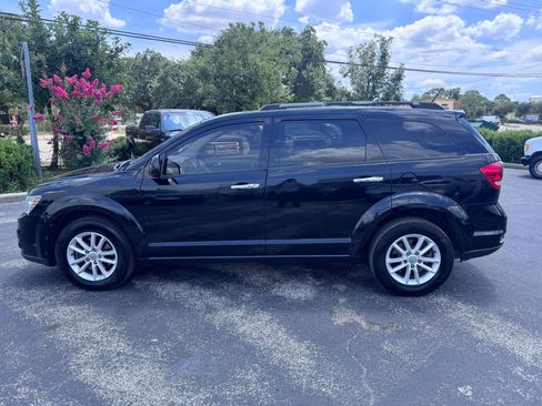 Used 2017 Dodge Journey SXT w/ Comfort/Convenience Group image 8
