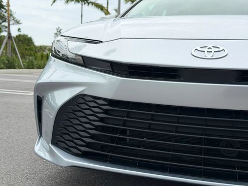 Used 2025 Toyota Camry LE FWD image 12