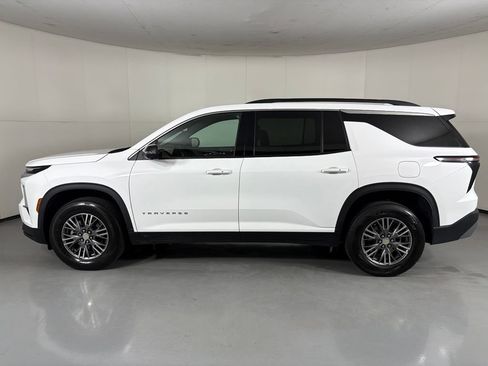 Used 2024 Chevrolet Traverse LT FWD image 5