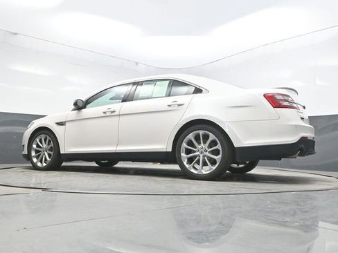 Used 2018 Ford Taurus Limited AWD/4WD image 38