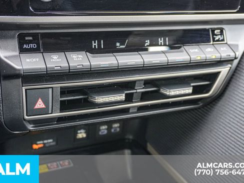 Used 2025 Toyota Camry SE image 44