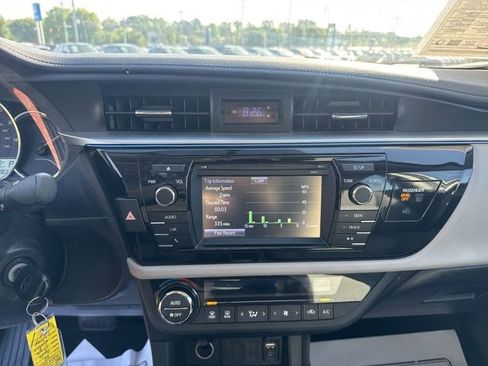 Used 2016 Toyota Corolla LE FWD image 17