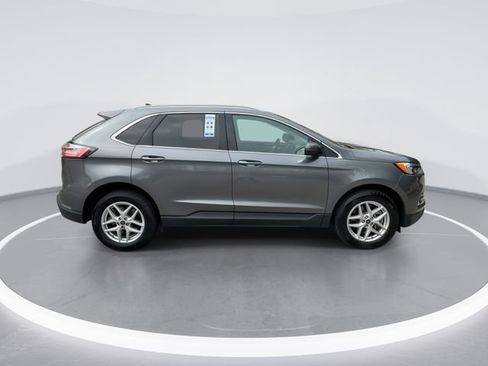 Used 2022 Ford Edge SEL AWD/4WD image 9