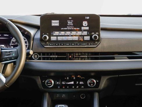 Used 2024 Mitsubishi Outlander SEL image 16