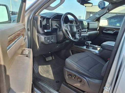 Used 2025 Chevrolet Silverado 1500 LT Trail Boss w/ Protection Package image 5