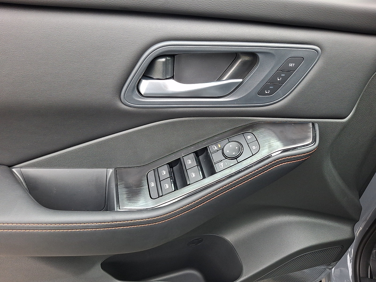New 2027 Nissan Rogue SV AWD/4WD image 9