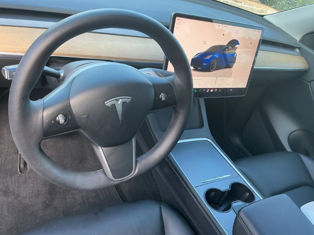 Used 2022 Tesla Model Y Long Range AWD/4WD image 5