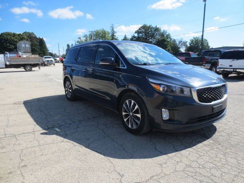 Used 2016 Kia Sedona SX image 3