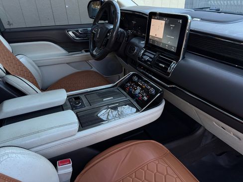 Used 2018 Lincoln Navigator Black Label w/ Cargo Package image 16