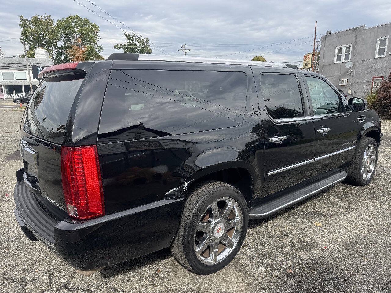 Used 2011 Cadillac Escalade ESV AWD w/ Livery Package image 7