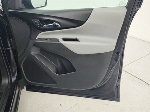 Certified 2020 Chevrolet Equinox LS w/ LS Convenience Package image 32