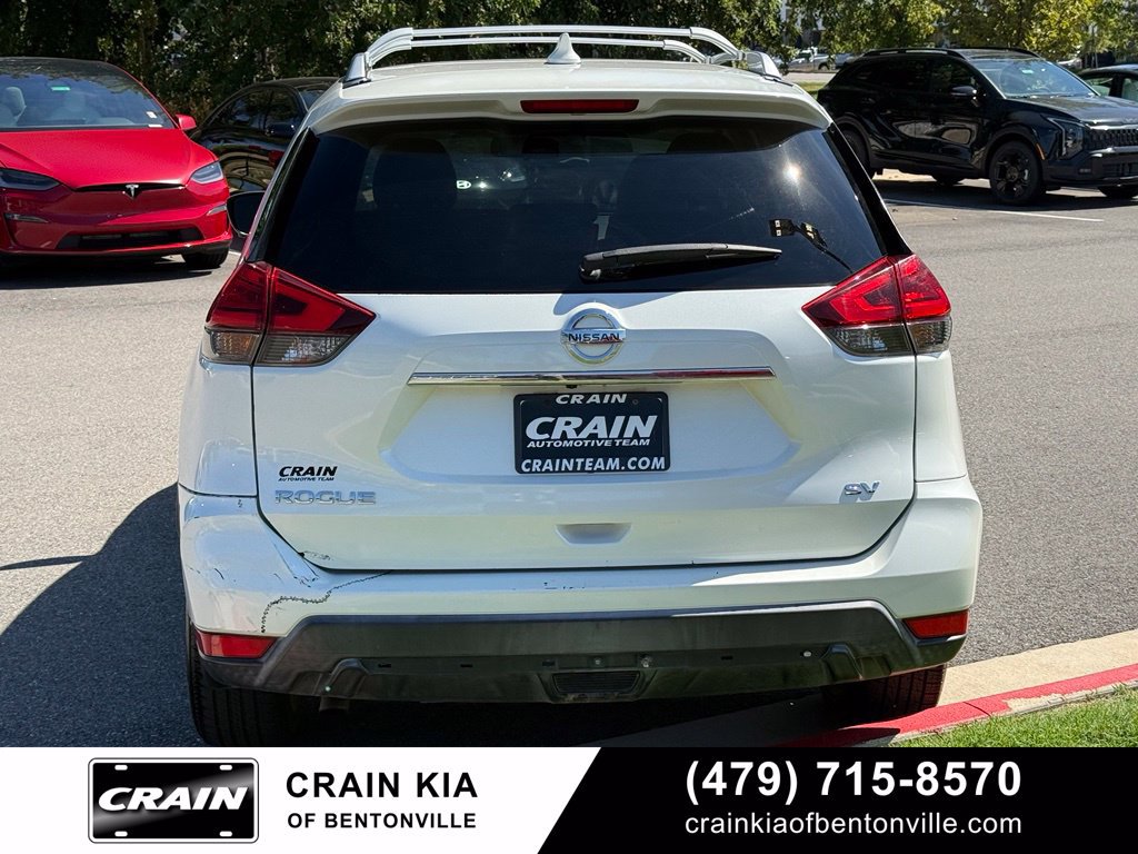 Used 2017 Nissan Rogue SV w/ SV Premium Package FWD image 6