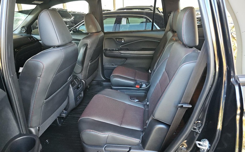 Used 2022 Honda Pilot Black Edition image 9