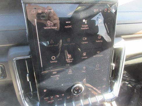 New 2026 GMC Yukon XL Denali w/ Denali Reserve Package image 20